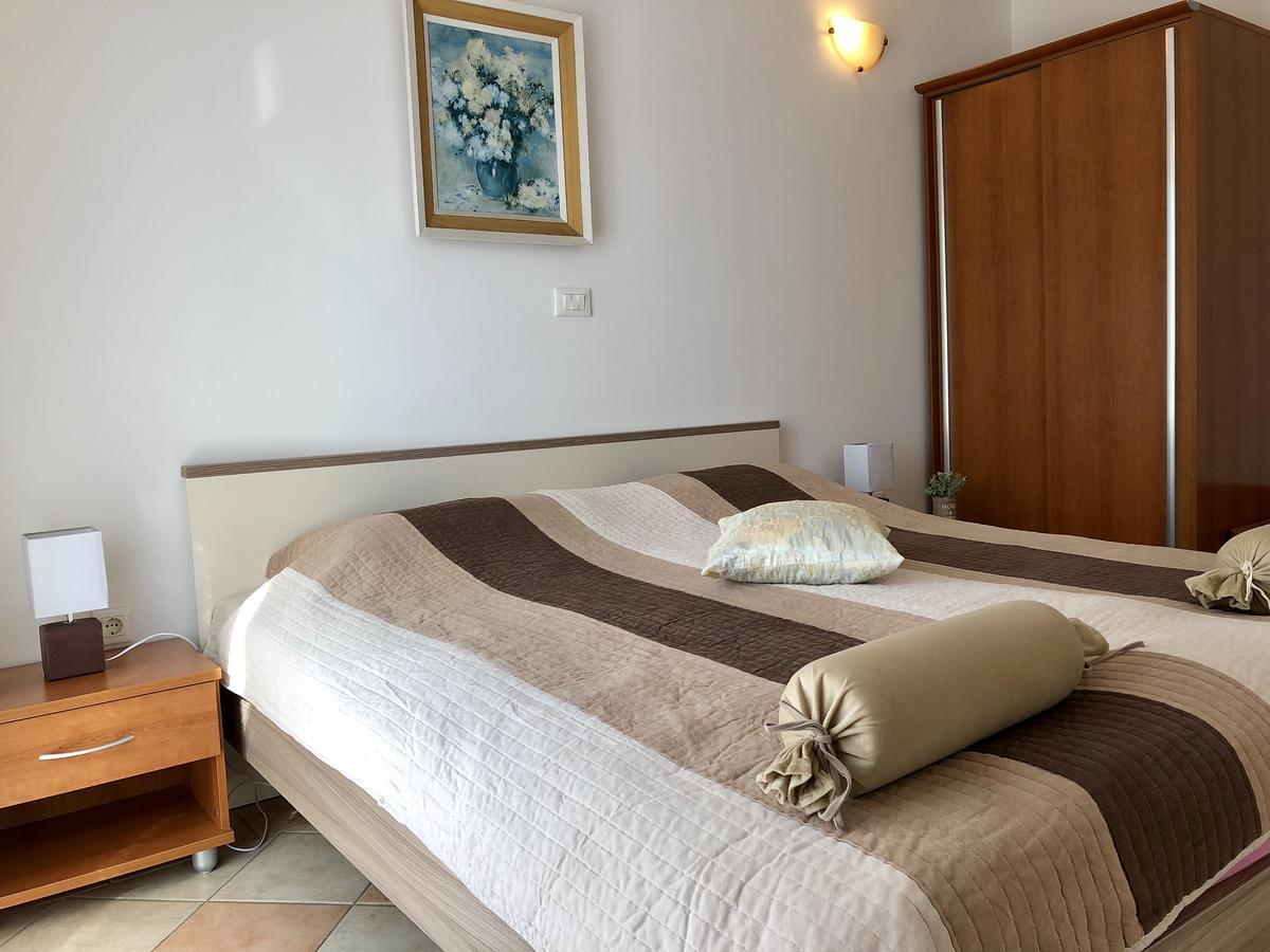 Apartment Dana 罗维尼 外观 照片